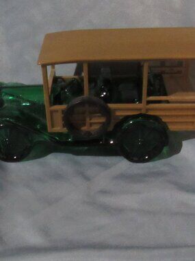 Avon 1923 Station Wagon / Woody Cologne Bottle / Decanter 1970's Empty X524